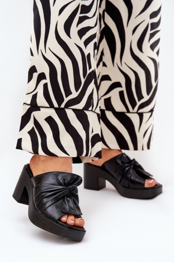 Pantoufles pour femmes avec des talons en cuir écologique couleur noire Kikilla