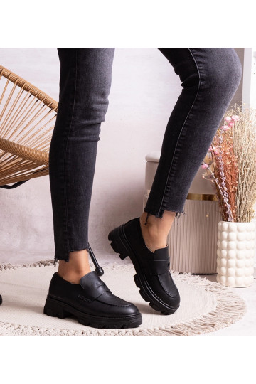 Zwarte veterschoenen van eco-leer Kirna