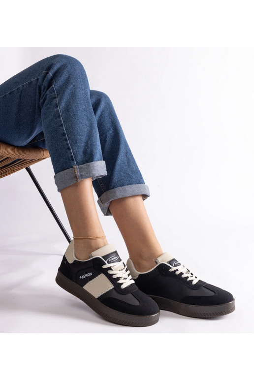 Baskets noires sur plateforme avec...