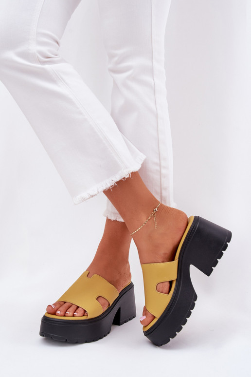 Pantoufles pour femmes avec une plateforme I Il fautssif Obcasie couleur jaune Rizana Pantoufles pour femmes avec une plateforme I Il fautssif Obcasie couleur jaune Rizana