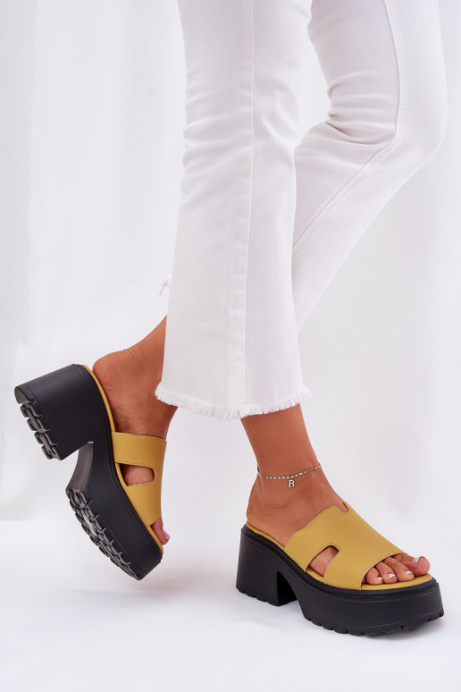 Pantoufles pour femmes avec une plateforme I Il fautssif Obcasie couleur jaune Rizana Pantoufles pour femmes avec une plateforme I Il fautssif Obcasie couleur jaune Rizana