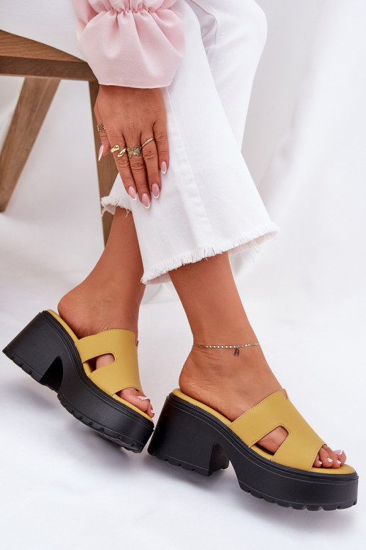 Pantoufles pour femmes avec une plateforme I Il fautssif Obcasie couleur jaune Rizana Pantoufles pour femmes avec une plateforme I Il fautssif Obcasie couleur jaune Rizana