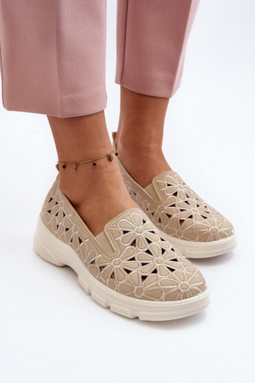 mit durchbrochenen Elementen Schuhe Feminin Beige Emilei