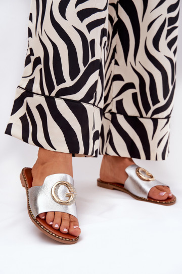 Kunstlederen platte dames slippers met sierlijke elementen in zilveren kleur Frelie 2