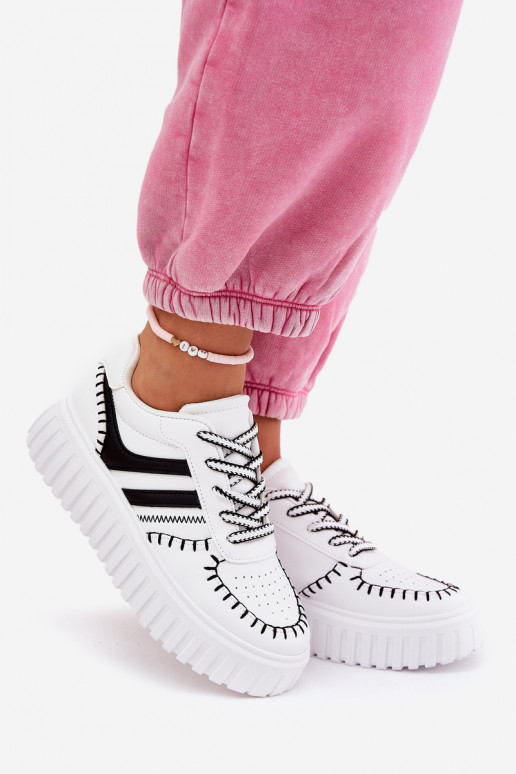 Chaussures modèle baskets Féminin avec une plateforme Blanc-couleur noire Ofenale