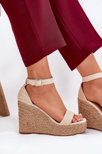 Dames sandalen op een wedge met Braid in zandkleur Adelio 2