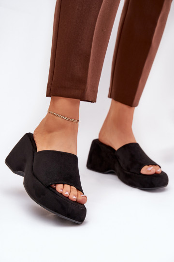 Eko Chaussons femme en daim avec une plateforme I Koturnie couleur noire Afisal 2
