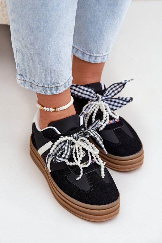 Chaussures modèle baskets Féminin avec une plateforme avec de beaux détails couleur noire Vinness Chaussures modèle baskets Féminin avec une plateforme avec de beaux détails couleur noire Vinness