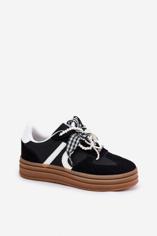 Chaussures modèle baskets Féminin avec une plateforme avec de beaux détails couleur noire Vinness Chaussures modèle baskets Féminin avec une plateforme avec de beaux détails couleur noire Vinness