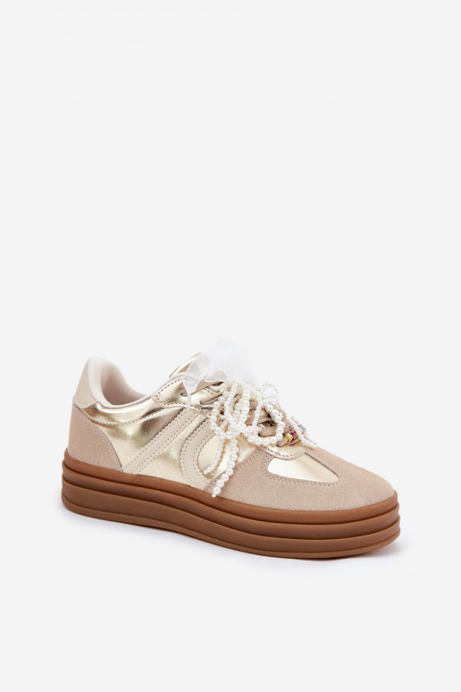 Chaussures modèle baskets Féminin avec une plateforme avec de beaux détails beige-couleur dorée Vinness Chaussures modèle baskets Féminin avec une plateforme avec de beaux détails beige-couleur dorée Vinness