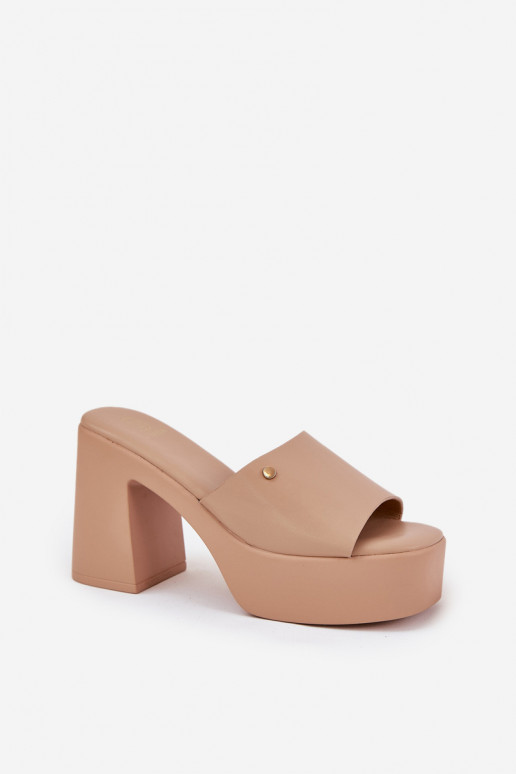 Féminin Chaussons en cuir écologique avec des talons et plateforme couleur kaki Tamirella Féminin Chaussons en cuir écologique avec des talons et plateforme couleur kaki Tamirella