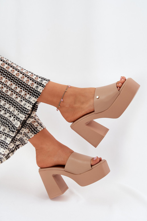 Dames Slippers van ecoleer met hakken en platform kaki kleuren Tamirella Dames Slippers van ecoleer met hakken en platform kaki kleuren Tamirella