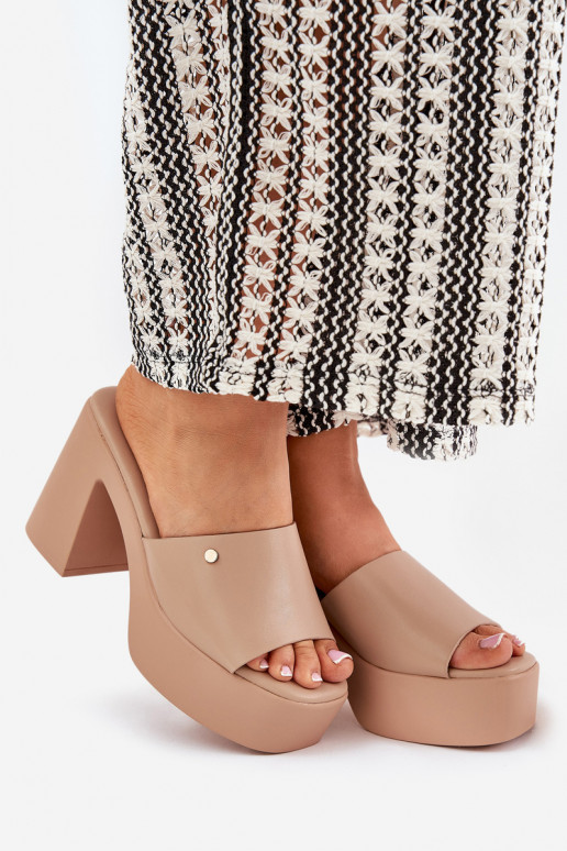 Feminin Hausschuhe aus Öko-Leder mit Absätzen und Plattform Khaki-Farbe Tamirella