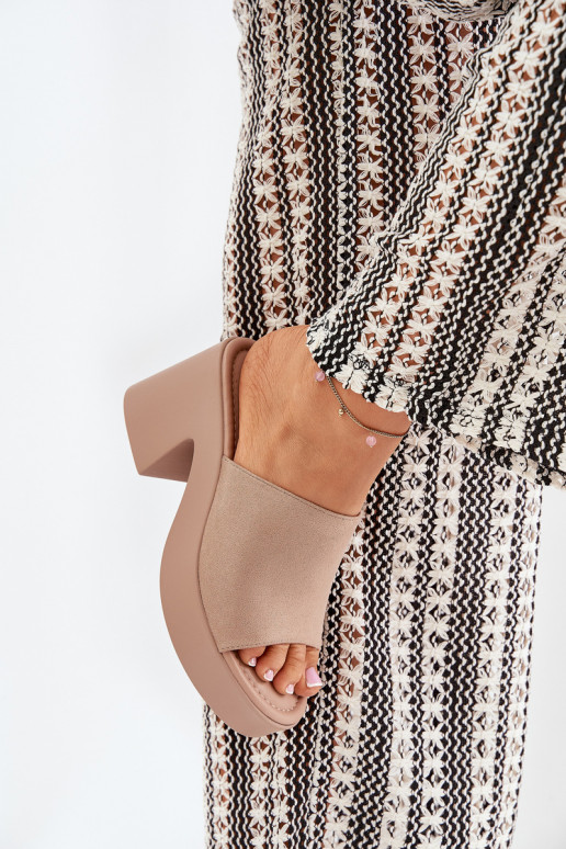 Pantoufles pour femmes avec des talons et plateforme couleur kaki Omeisa