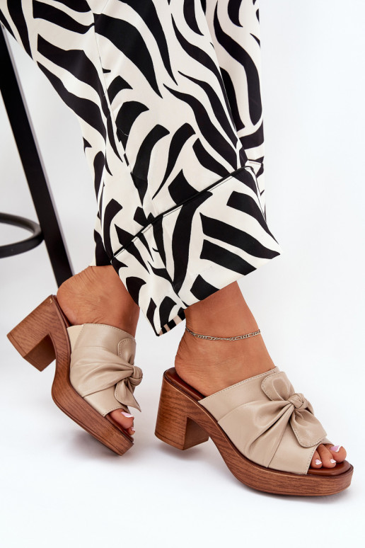 Damenhausschuhe mit Absätzen aus Öko-Leder Beige Kikilla Damenhausschuhe mit Absätzen aus Öko-Leder Beige Kikilla