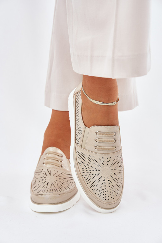 chaussures Féminin Un modèle convaincant avec des éléments ajourés couleur dorée Azethia