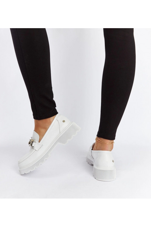 GOE LL2N4038 witte leren mokasijnen